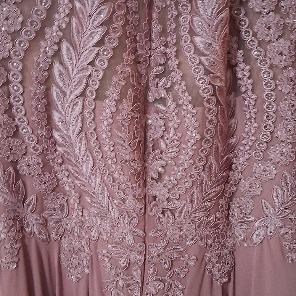 Elegant Mauve Lace Evening Gown - Picture 2 of 3